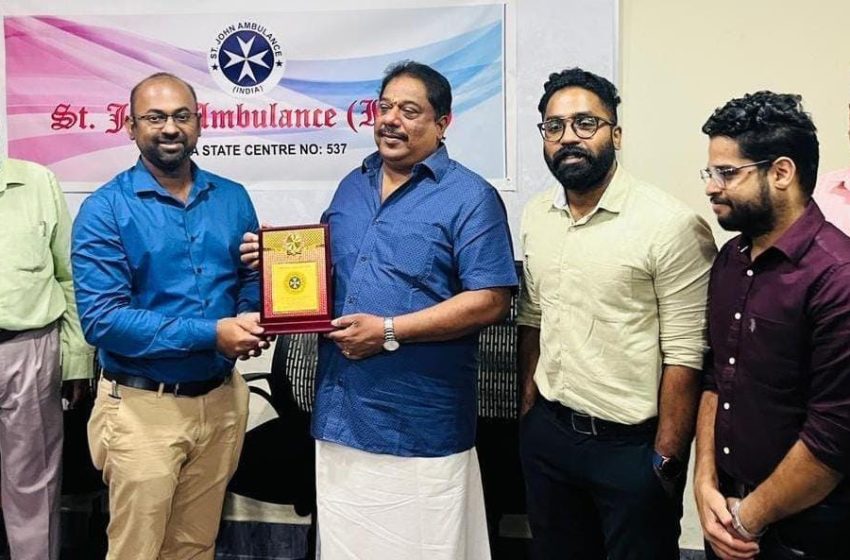  Dr. ലിനു വിനെ ആദരിച്ചു