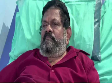  ലിഫ്റ്റിൽ കുടുങ്ങിയത് 42 മണിക്കൂർ: രവീന്ദ്രൻ നായർക്ക് അഞ്ച് ലക്ഷം രൂപ നഷ്ടപരിഹാരം നൽകാൻ മനുഷ്യാവകാശ കമ്മിഷൻ ഉത്തരവ്