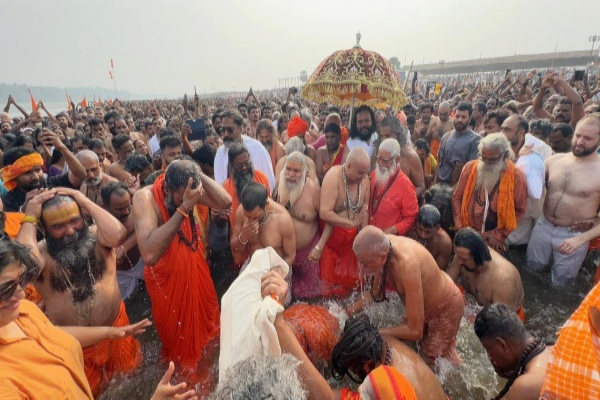  നിളാതീരത്ത് ഭക്തിസാന്ദ്രമായ സമാപനം; തിരുനാവായ കേരള കുംഭമേളയ്ക്ക് തിരശ്ശീല വീണു
