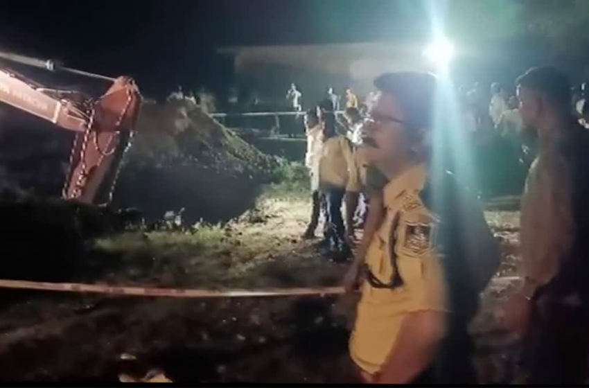  മധ്യപ്രദേശിൽ മൂന്ന് വയസുകാരൻ കുഴൽക്കിണറിൽ വീണു; രക്ഷാപ്രവർത്തനം പുരോഗമിക്കുന്നു