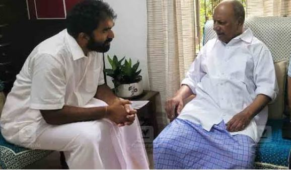  മന്ത്രിസ്ഥാനം നിഷേധിക്കപ്പെട്ടതിൽ പരിഭവമില്ല; രാത്രിയോടെ എ.കെ. ആന്റണിയെ കണ്ട് ചാണ്ടി ഉമ്മൻ