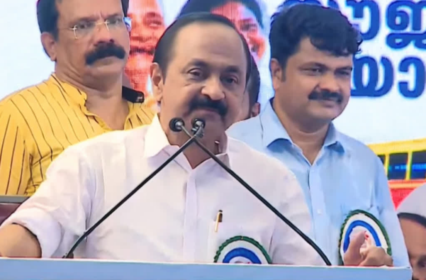  കെഎസ്ആർടിസി ബസുകളിൽ സ്ത്രീകൾക്കും ട്രാൻസ്‌ജെൻഡറുകൾക്കും സൗജന്യ യാത്ര: ‘പ്രിയദർശനി’ പദ്ധതിക്ക് തിരുവനന്തപുരത്ത് തുടക്കമായി