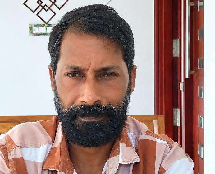  പാലായിൽ കാർ വീട്ടുമുറ്റത്തേക്ക് മറിഞ്ഞു; താനൂരിൽ തെങ്ങ് വീണ് തൊഴിലാളി മരിച്ചു